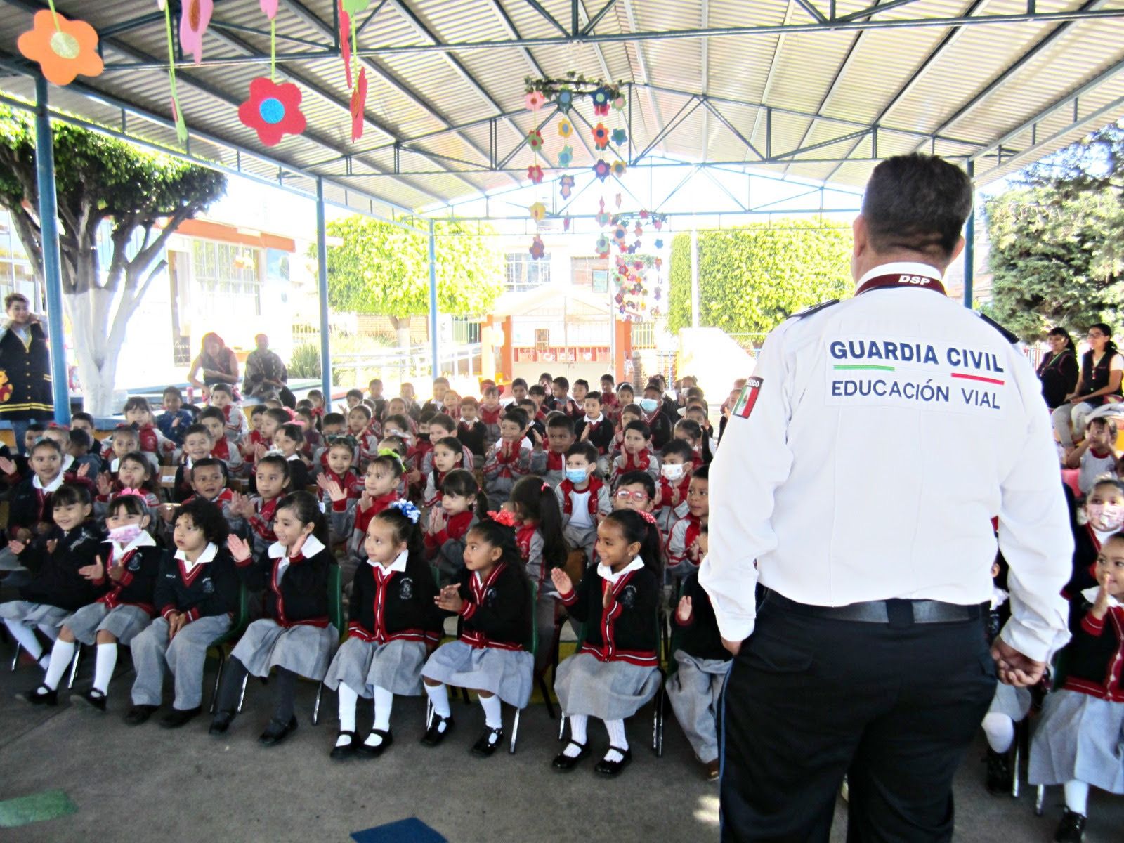 Taller de educación vial es llevada a estudiantes de Morelia por elementos de Movilidad y Tránsito