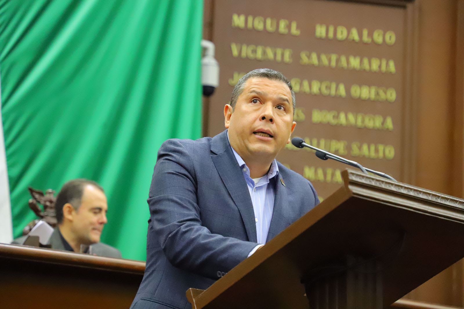 El diputado Juan Carlos Barragán, aprueba la iniciativa del Gobernador del estado, para aumentar las penas en el delito de feminicidio