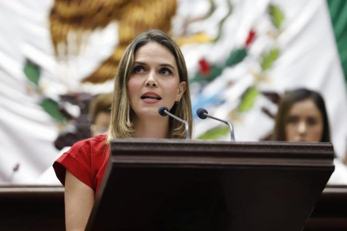 Sin obediencia ni sometimiento, Legislativo y Ejecutivo pueden trabajar de la mano: Daniela de los Santos