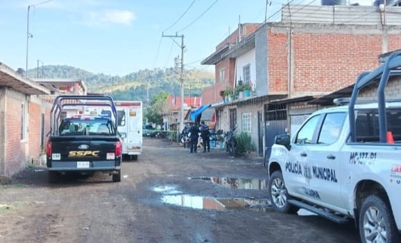 Asesinan a dos hombres dentro de una vivienda en la colonia El Planetario, en Uruapan