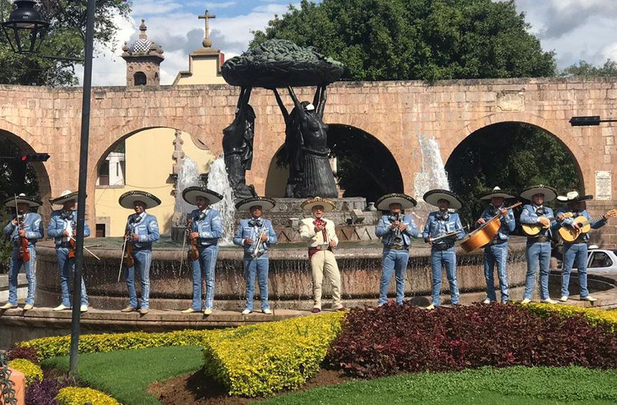 Manuel Vargas rinde homenaje a Michoacán