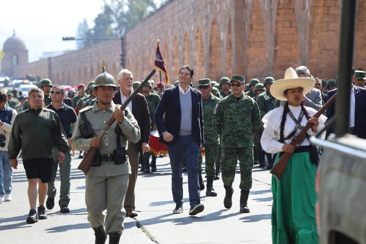 Participa Alfonso Martínez en marcha por un Michoacán libre de drogas.