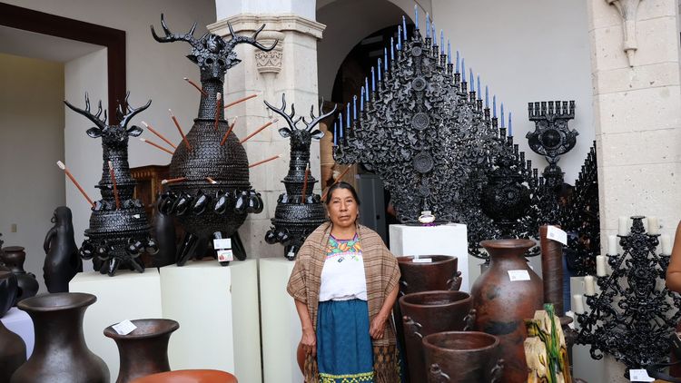 Con un candelabro de 25 velas Esperanza Ceja gana Concurso Artesanal de Uruapan