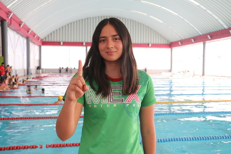 Ella es Melody Ramos, la joven michoacana que se la rifa en el polo acuático