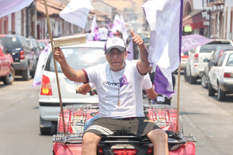 Candidatos del PES realizan caravana en Pátzcuaro