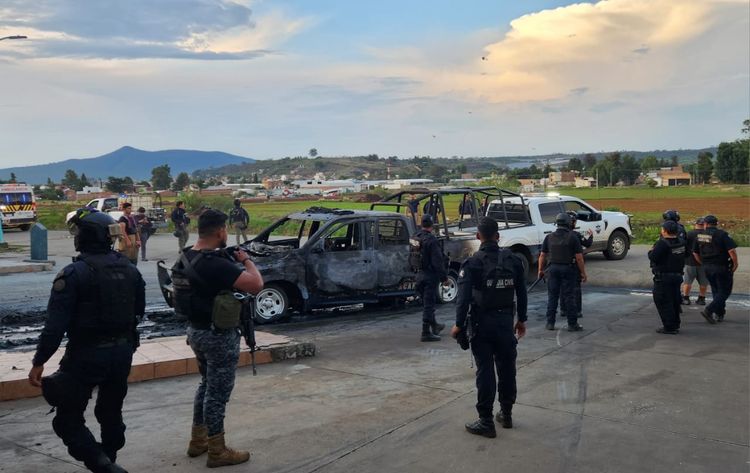 Queman patrulla y disparan contra comandancia policial en Purépero