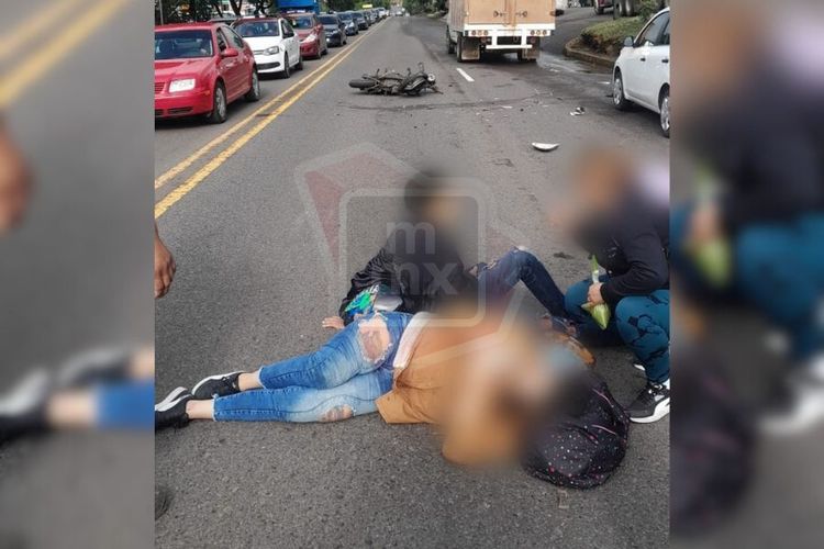 Pareja sufre accidente de moto en la Av. Madero Poniente de Morelia