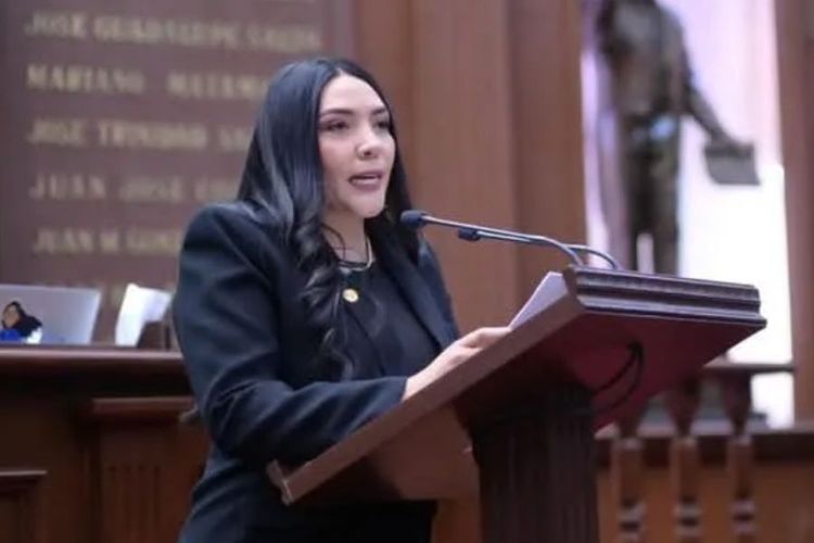Propone Adriana Campos reformas para proteger por ley a menores en situación de orfandad