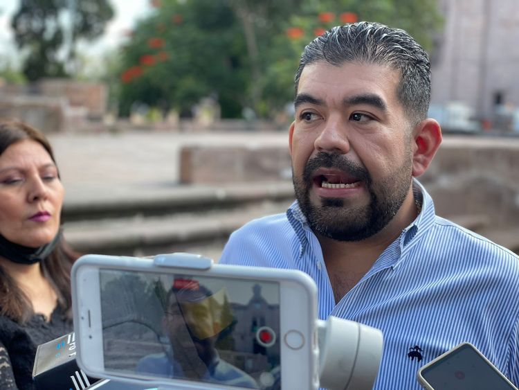 Se agudiza la crisis en el PRD, Huacus renuncia al partido