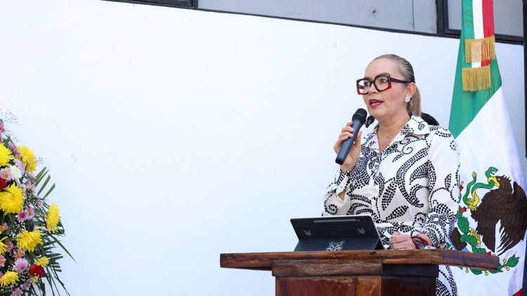 Desde las aulas se gesta la paz en Michoacán, pronuncia Yarabí Ávila en Apatzingán 