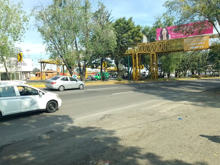 Peatón es atropellado sobre el periférico de Morelia