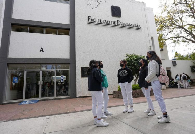 Los egresados de la Facultad de Enfermería hacen fuerte el Sistema de Salud en Michoacán