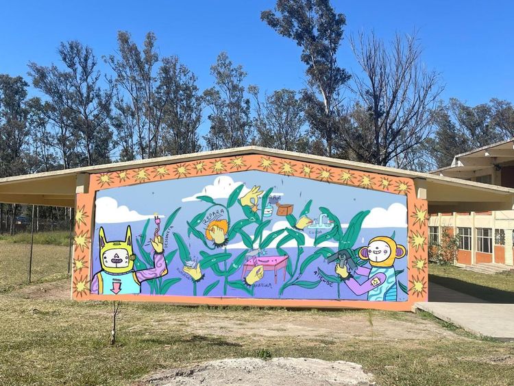 A través de murales, SEE y Secum fomentan el arte y la lectura en escuelas públicas