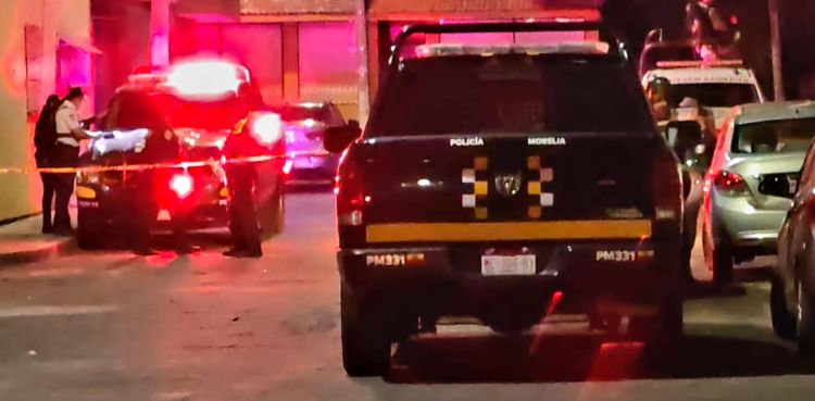 Mujer ataca con arma blanca a su pareja en la colonia Gertrudis Sánchez de Morelia