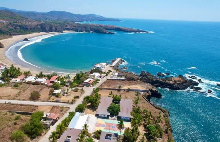 Michoacán pedirá nueva revisión a playas, tras dictamen de COFEPRIS