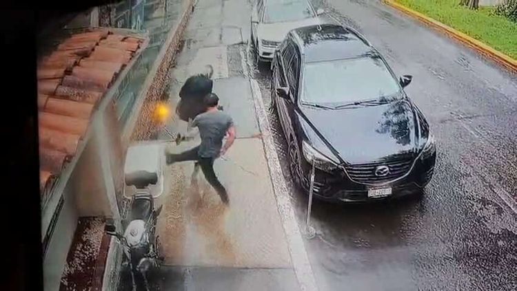 Adulto mayor es agredido por un sujeto en la colonia Camelinas de Morelia