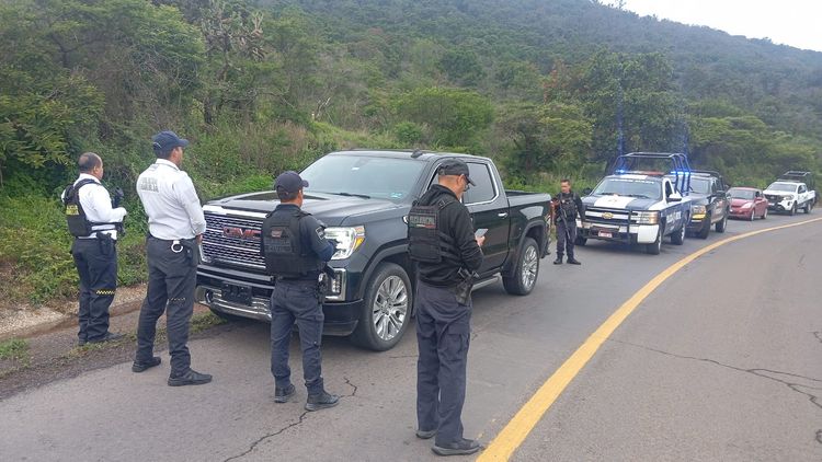 Roban camioneta a diputada michoacana; la recuperan en Charo