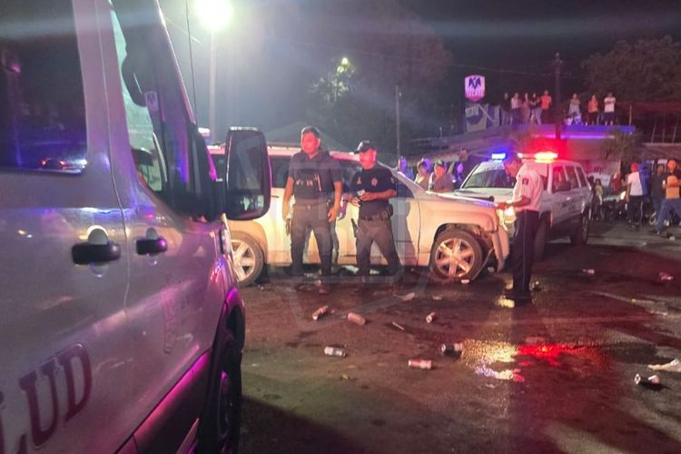 Ebrio se queda dormido y atropella a varias personas, que asistieron a concierto de Maricela en LC