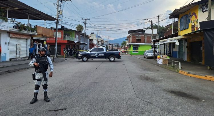 Dueño de tienda de abarrotes es ultimado a tiros dentro de su local