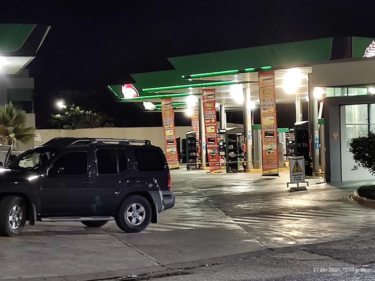 Reportan cierre nocturno de gasolineras en Apatzingán 